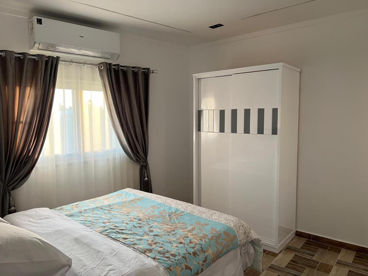 Villa Golden Life Apartments, New Property With Pool Access Luxor Room photo